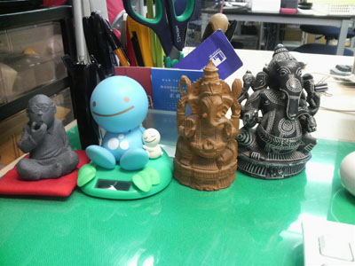 desk081104.jpg